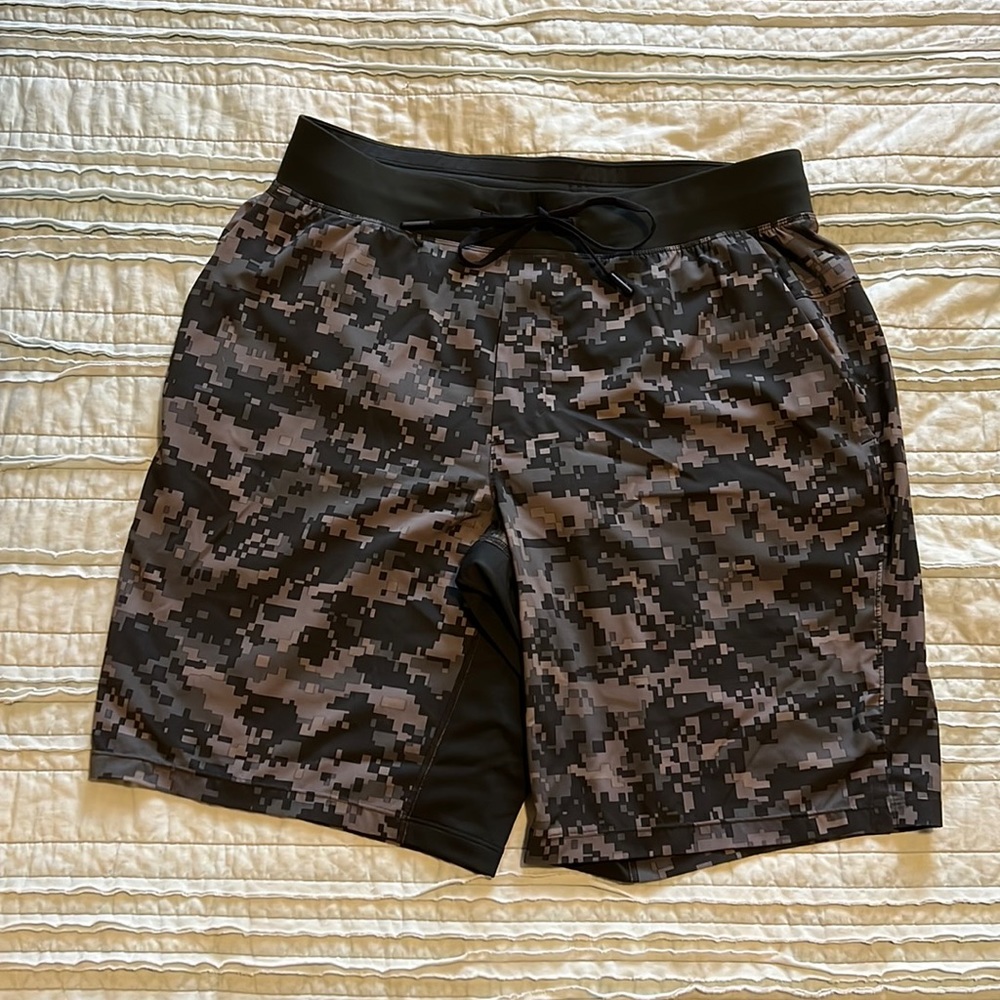Men’s Lululemon Camo Shorts